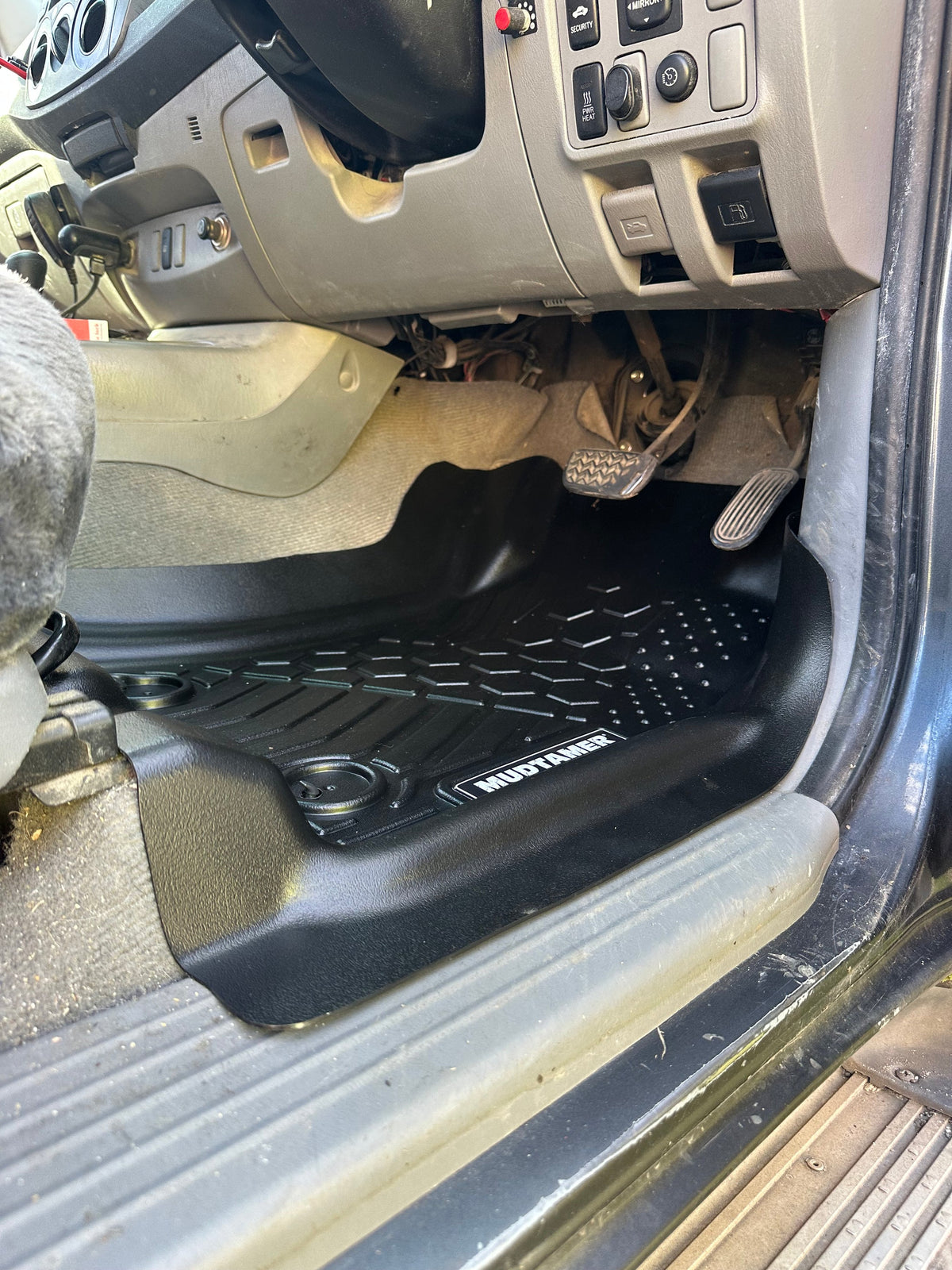 Mudtamer Floor Mats Front Set For Toyota N70 Hilux 2011-2015 Twist-Lock Clips