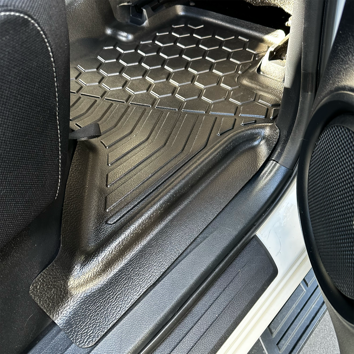 Mudtamer Floor Mats Full Set Front & Rear For Toyota N90 Hilux 2026-2026 Automatic 2.8L